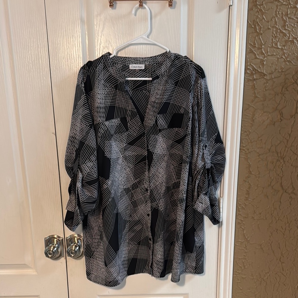 Calvin Klein Boxy Gray and Black 3/4 Sleeve Blouse